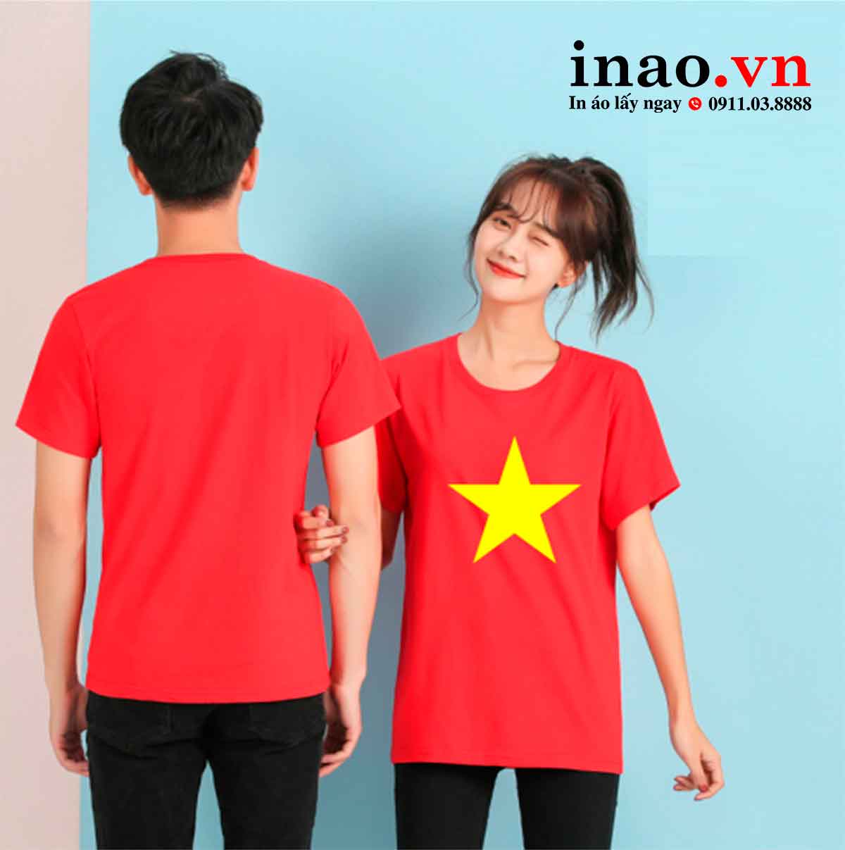 Áo cờ đỏ in ngôi sao vàng trên mặt trước áo