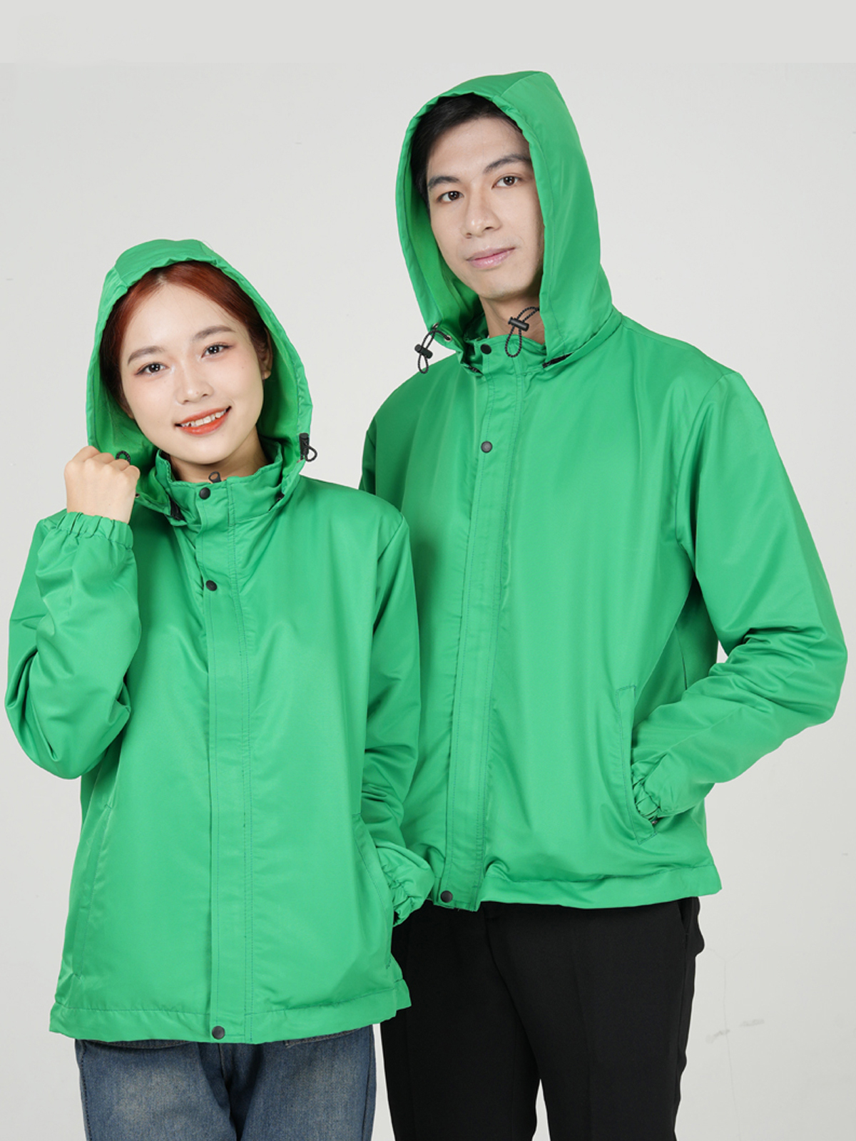 Áo gió đồng phục may sẵn màu xanh lá cây