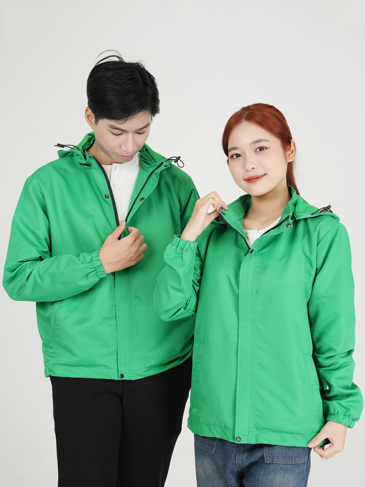 Áo gió đồng phục may sẵn màu xanh lá cây