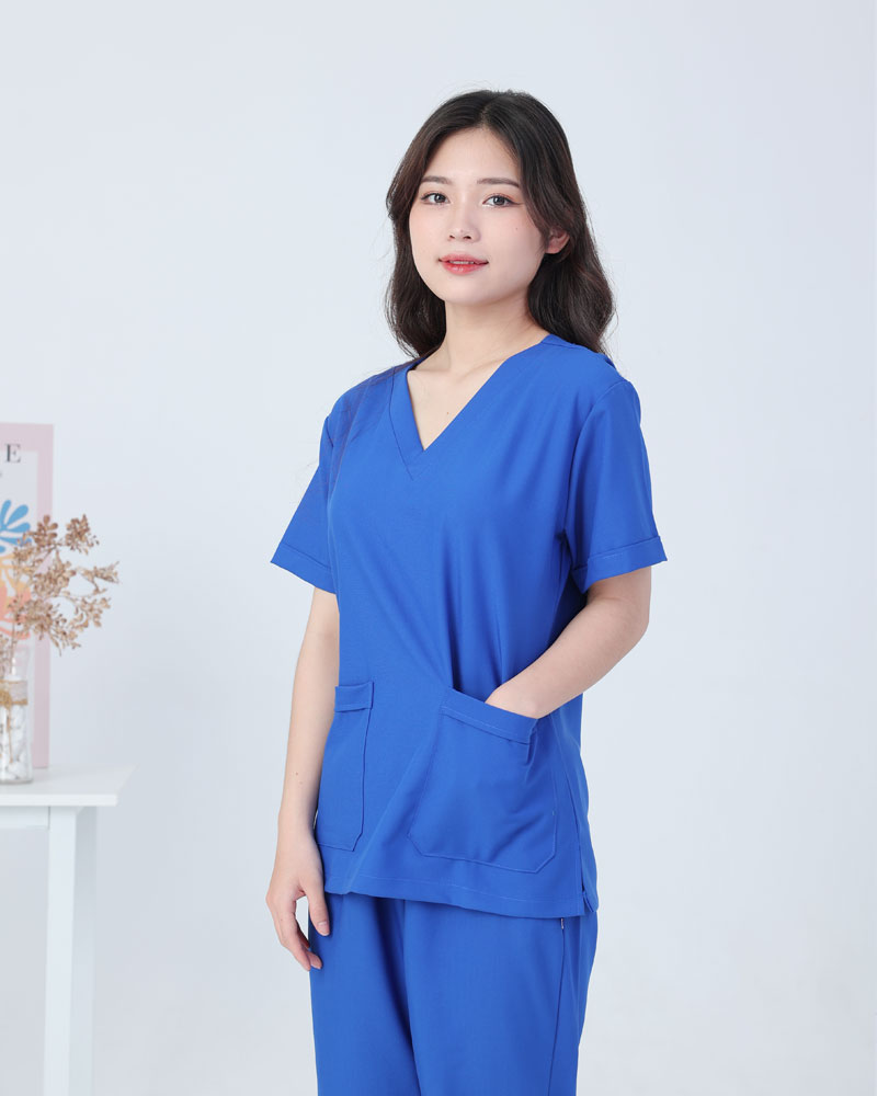 Bộ scrubs blouse phẫu thuật nữ xanh dương – bộ quần áo cổ tim đồng phục bện viện
