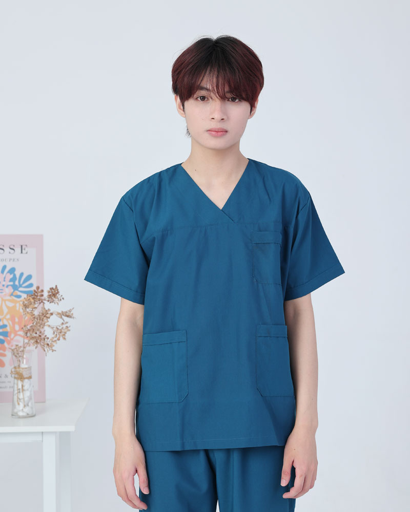 Mẫu đồng phục scrub y tế phối màu xanh ngọc – xanh navy mang đến phong cách hiện đại, chuyên nghiệp và dễ nhận diện trong môi trường y khoa.