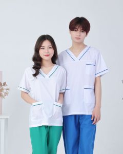 Đồng phục scrub y tế trắng phối viền xanh lá - xanh dương