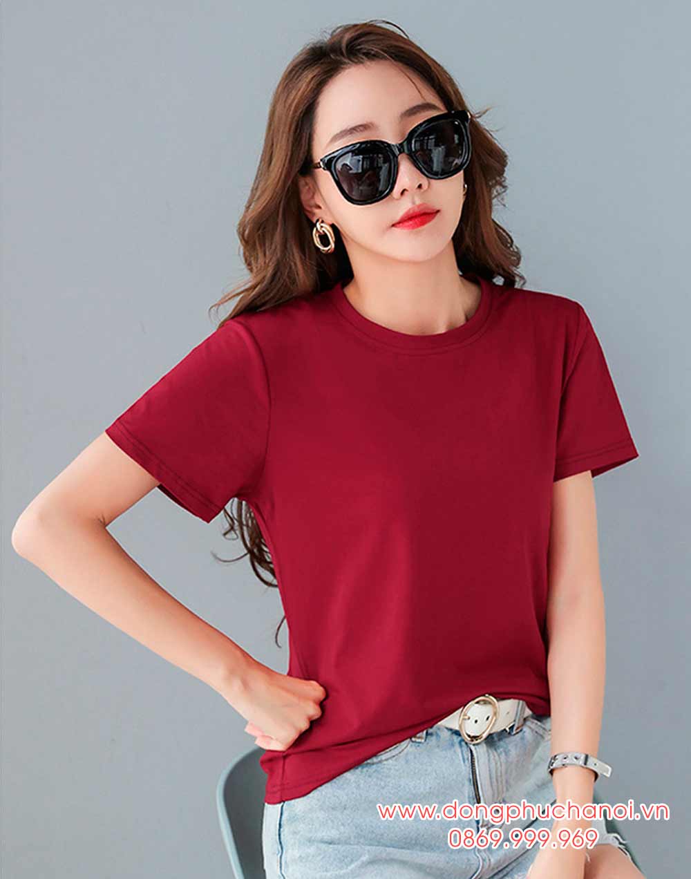 May áo phông cổ tròn màu đỏ đô