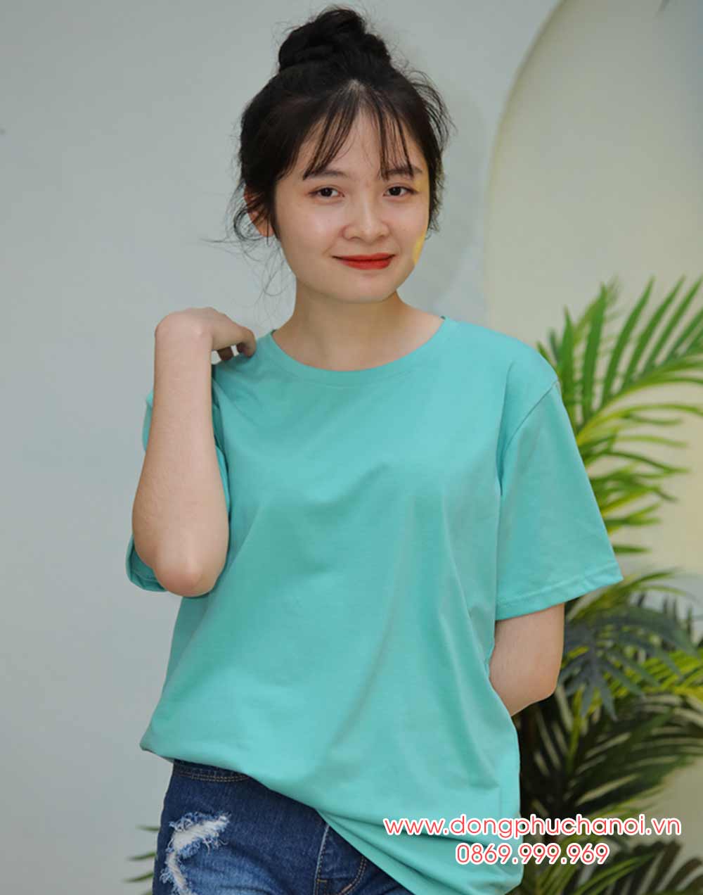 May áo phông cổ tròn màu xanh ngọc pastel